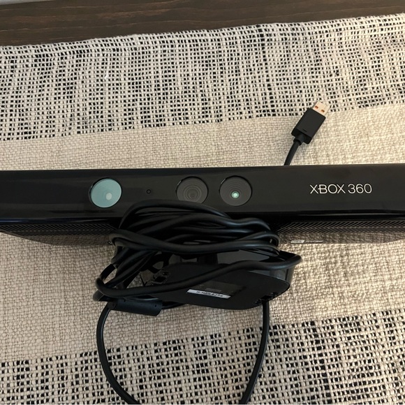 XBOX 360 Bundle - Picture 5 of 8